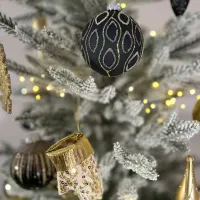 Whispers of Winter Gold — detail 3